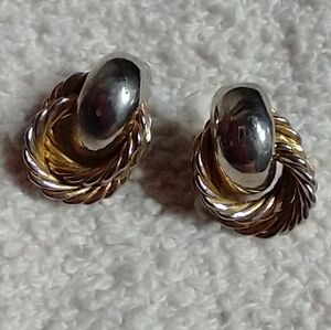 Goldtone twisted wire post earrings no backs